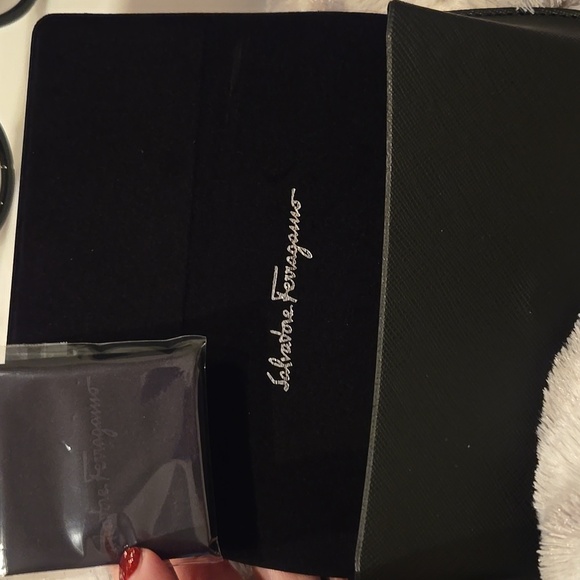 Salvatore Ferragamo Black Cat-Eye Sunglasses Brand New In Case - Picture 10 of 12